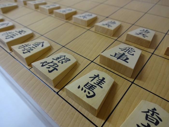 将棋駒　竹風作　彫埋　錦旗