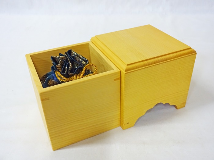 駒箱　榧　銀杏面仕上げ