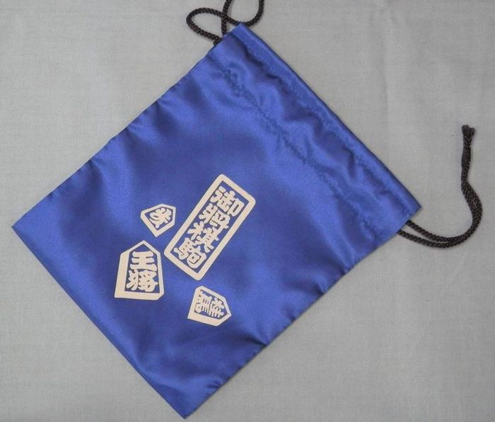 越山作　盛揚　錦旗